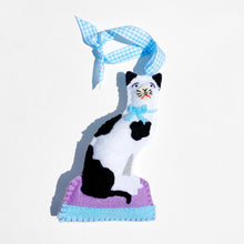 Load image into Gallery viewer, Staffordshire Cat Ornament