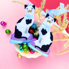 Load image into Gallery viewer, Staffordshire Cat Ornament