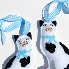 Load image into Gallery viewer, Staffordshire Cat Ornament