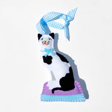 Load image into Gallery viewer, Staffordshire Cat Ornament