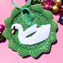 Load image into Gallery viewer, Swan Pool Float Ornament