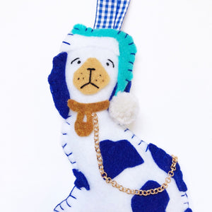 Blue-Staffordshire-Dog-Ornament-Closeup